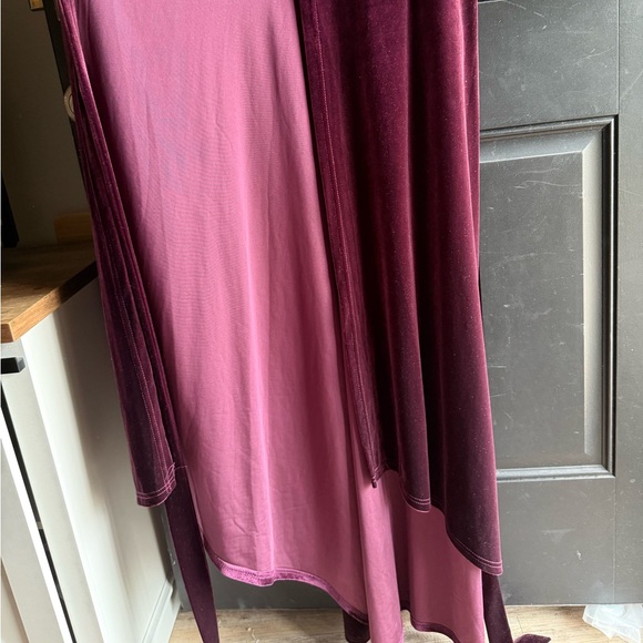 NWOT PINK DESERT Regal Velvet Wrap Dress in Burgundy Size Medium - Picture 14 of 15